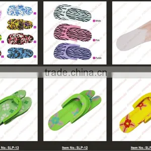 Wholesale Pink/white/yellow/red Hotel Disposable Foam Pedicure Slippers Multi Color Flip Flop Salon Nail Spa thumbnail-1
