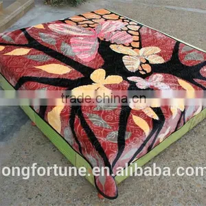 China Suppliers Quilt Blankets Rebel Wholesale 100% Polyester Knitted Cuddly Bear Blanket thumbnail-5