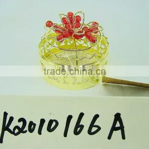 Valentine Golden Round Metal Gift Packaging Box thumbnail-1