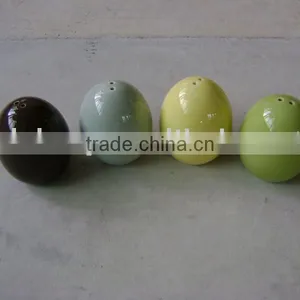 Ceramic Salt & Pepper Shaker thumbnail-1