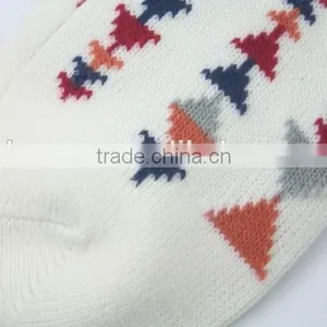 Wholesaler Cheap Price Bright Color Jacquard Cotton Socks thumbnail-4