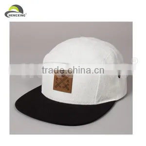 2014 Fashion White And Black 5 Panel Hat With Embossed Leather Label thumbnail-1
