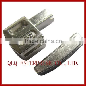 Metal Lapel Pin and Boxes for Nylon Zipper thumbnail-1