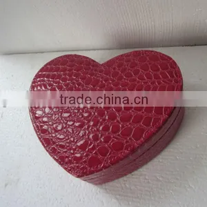 Heart Shape Cosmatic Box Cosmatic Case Wood and pu Material thumbnail-1