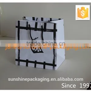 Luxury Custom Colored White Kraft Paper Bag thumbnail-1