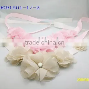 Flower Necklace thumbnail-1