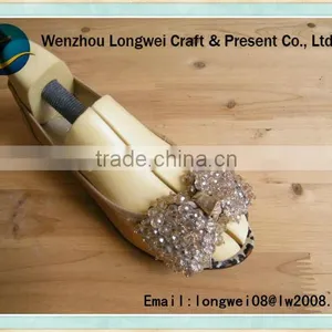 Deft Design Quality Assured Aromatic Cedar Ladies Shoe Trees thumbnail-1