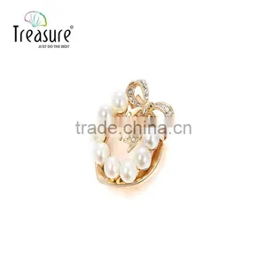 Fashion 2016 Golden Alloy Pearl and Rhinestone Cute Bowknot Brooch Jewelry thumbnail-2