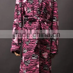 100% Polyester Eco-friendly Top Quality Colorful Coral Fleece Bathrobe thumbnail-5