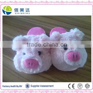 Soft Ping Pig Animal Shaped Room Shoes thumbnail-1