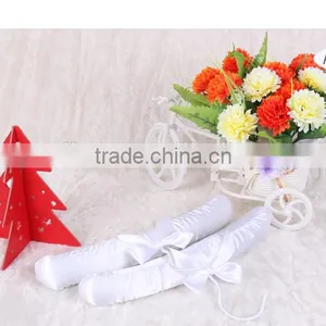 Delicate Design Ribbon Dog Clothes Hanger Bracket Wholesale thumbnail-3