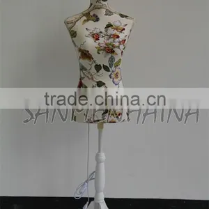 Flower and Branch Printing Elastic Fabric Female Mannequin thumbnail-3