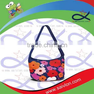 Promotional Flower Print Portable Insulated Lunch Bag thumbnail-1