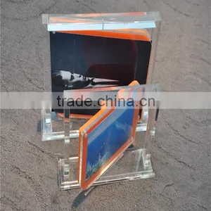 Hot Sale ! Acrylic Rotatable Photo Frame thumbnail-2