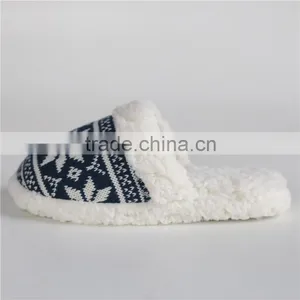 Woman Knitted Indoor Slipper thumbnail-6