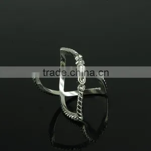 New Design X Shape Ladies Gold & Silver Finger Ring thumbnail-5