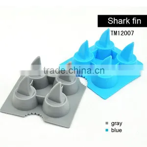 100% Food Grade Novelty Shark Fin Custom Silicone Ice Cube Tray thumbnail-2