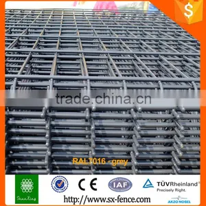 Cheap Price Powder Coated Iron Wire Mesh Fence Field Fence thumbnail-2