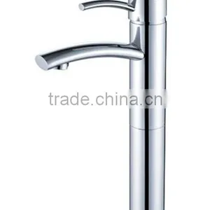 Chrome Bath Faucet Hot and Cold Water Tap thumbnail-6