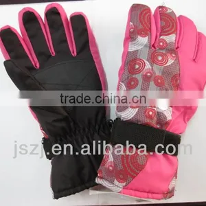 Hand Gloves thumbnail-2