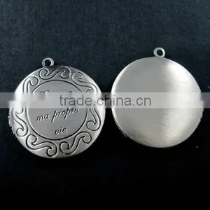32mm Brass Vintage Style Antiqued Silver French Plus Que ma Propre Vie Round Photo Locket Pendant 1113018 thumbnail-2