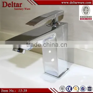 Good Quality Chrome Finished Deck Mounter Brass Basin Mixer , Single Handle Water Tap Bathroom Design thumbnail-1
