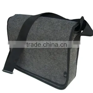 Wool Felt Laptop Bag thumbnail-3