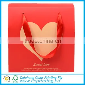 Promotional Wedding Gift Paper Bag With Heart Window thumbnail-4
