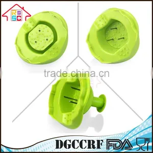 Reliable Factory Multifunction 2 in 1 Vegetable Fruit Salad Peeler Silcer thumbnail-5