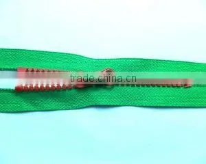 5# Resin Zipper Different Color Teeth and Tape Zipper Close End Zipper With Painted Thumb Puller Auto-lock Slider Zipper thumbnail-1