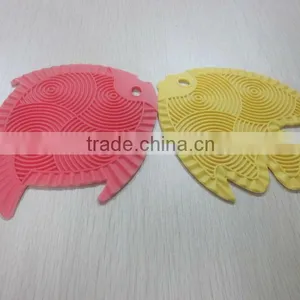 Eco Friendly Food Grade Colorful Fish Shaped Baking Silicone Trivet,silicone Placemat thumbnail-3