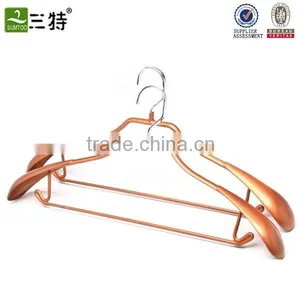 Metal Pvc Coated Hanger thumbnail-1