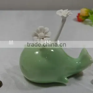 Handmade OEM Aroma Diffuser Bottle Aromatherapy Ceramic Flower Fragrance Diffuser thumbnail-4