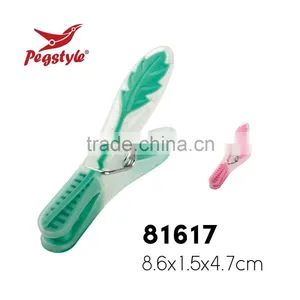 Maple Leaf Pattern Plastic Clothespins Laundry Clips Soft Grip Pegs Clothes Line Clips thumbnail-1
