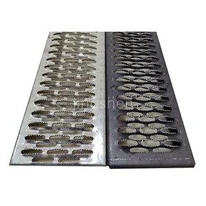 Customized Size Hole Pattern Stainless Steel 304 316 Perforated Metal Sheet Round Hole Anti-Slip for Stair Tread and Platform thumbnail-2