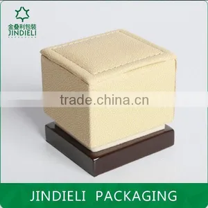 Tiny Lovely Velvet Off-white Ring Gift Box thumbnail-1