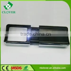 Reading Using Plastic Portable Magnifying Glass With Light Quality Choice thumbnail-2