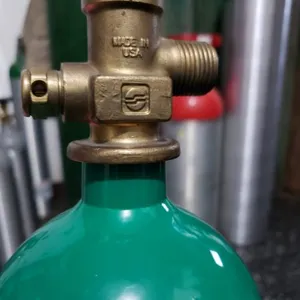 High Pressure 4 L 6 L 8 L Medical Aluminum Oxygen Cylinder thumbnail-4