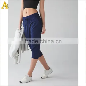 Wholesale Polyester Material Capril Pants Custom Yoga Pants thumbnail-3