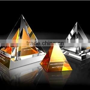 2016 Wholesale Natural Rock Crystal Pyramid for Parperweight thumbnail-2