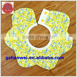 Waterproof 360 Degree Baby Burp Cloths thumbnail-1