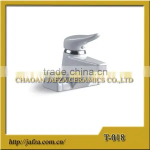T-018 Faucet thumbnail-1