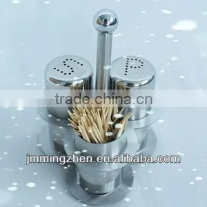 Stainless Steel Salt and Pepper Shaker Set thumbnail-1