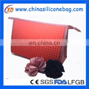 China Factory Low-priced Beautiful Silicone Makeup Bag thumbnail-6