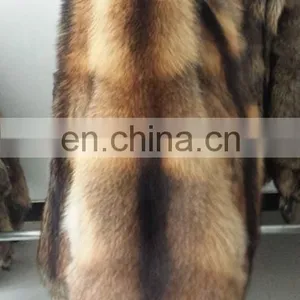 Chinese Wholesale Raccoon Fur Skin Raw Raccoon Fur Pelt Fur Skin thumbnail-1