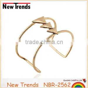Women Trendy Alloy Triangle Pretty Fashion Charm Bracelet Cuff thumbnail-1