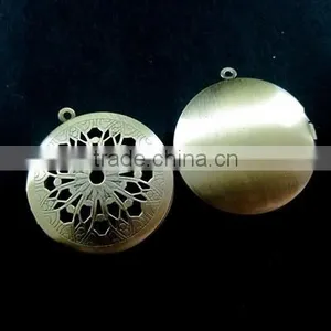 33MM Vintage Bronze Antiqued Flower Engraved Round Photo Locket Pendants DIY Supplies 1111038 thumbnail-1