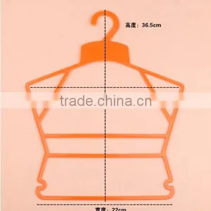 Yiwu Wholesale Body Shape Dispaly Plastic Clothes and Pants Hangers for Kids thumbnail-5