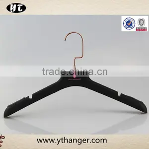 Black Rubber Hanger With Wide Shoulder for Coat thumbnail-4