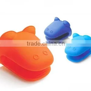Environmental & Durable Silicone Rubber Oven Mitts thumbnail-1